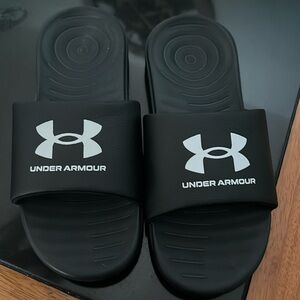 Women’s size 6 under armour slides